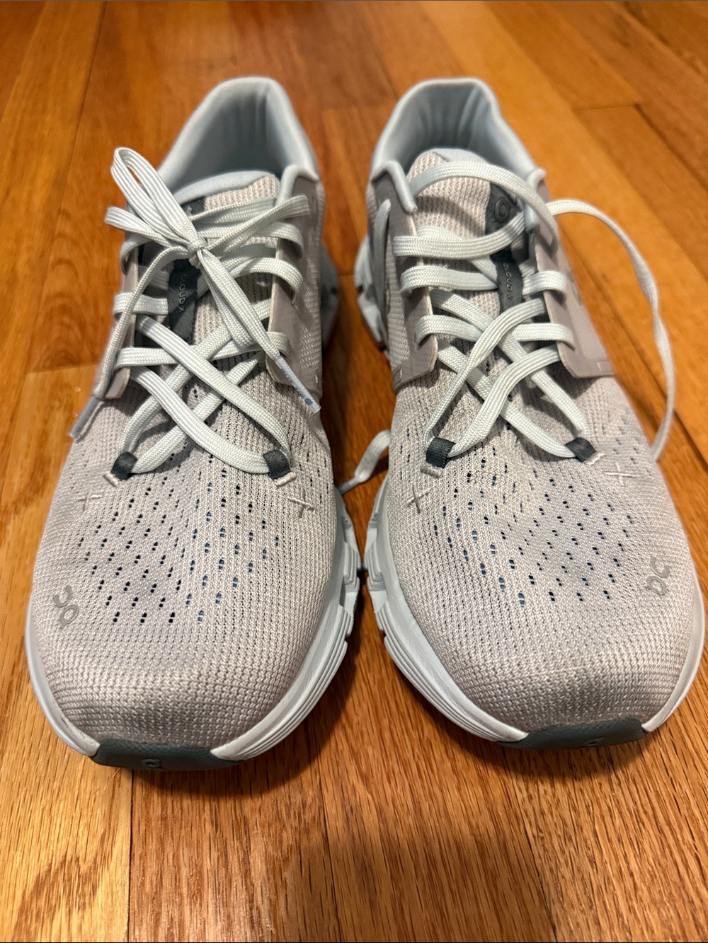 On Running Women's Light Gray Athletic Running Shoes